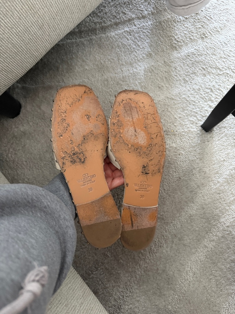 Valentino Rockstud Accents Leather Slides
Women's Size: 7.5 | IT 39 - Picture 7 of 7